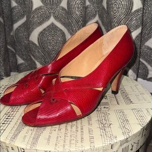 Bottega Veneta Vintage Textured Red Leather Peep Toe Pumps SZ 7.5